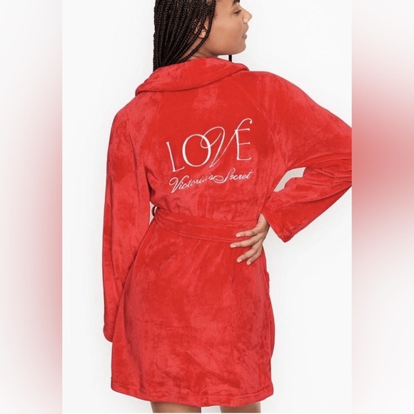 Victoria’s Secret Plush Red Robe & Slippers Set bundle - Picture 1 of 10